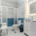 Victoria Court 2 Pool * לוס כריסטיאנוס