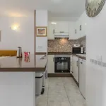 Victoria Court 2 Pool דירה