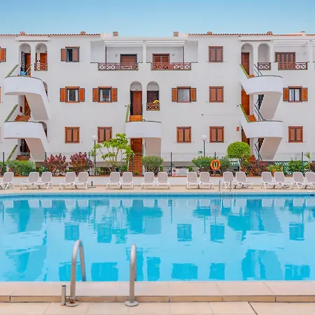 Victoria Court 2 Pool