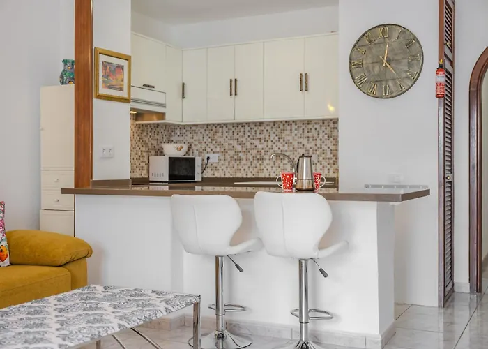 Victoria Court 2 Pool Apartment *