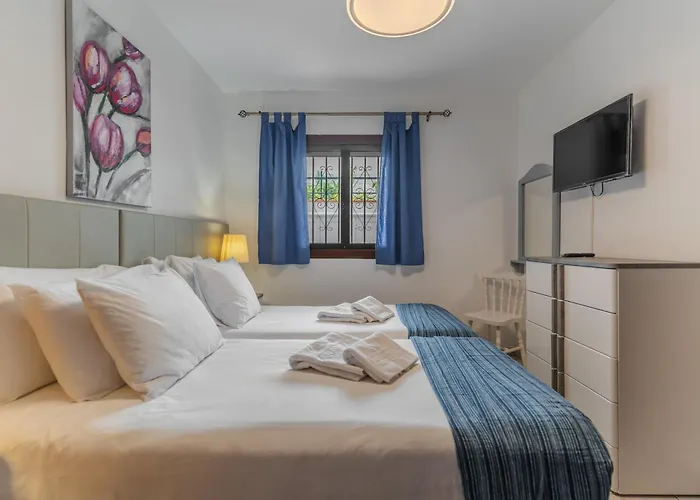 Victoria Court 2 Pool *