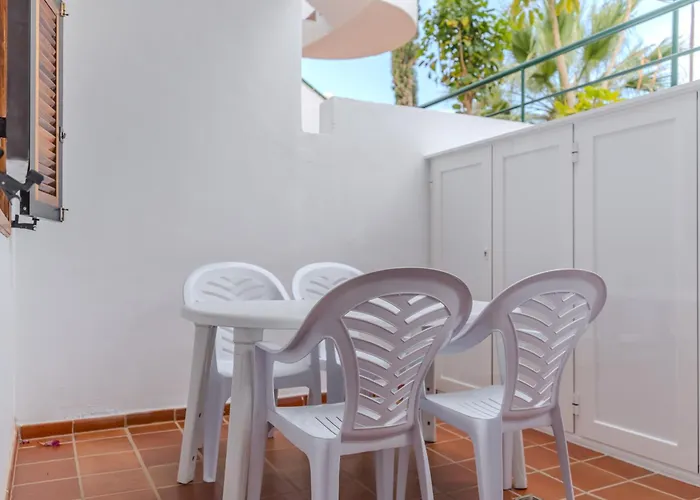 Victoria Court 2 Pool Apartment