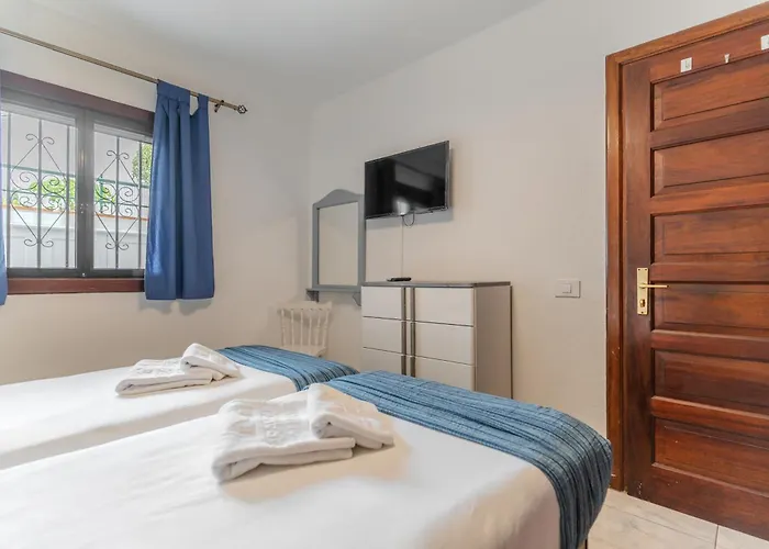 Victoria Court 2 Pool *