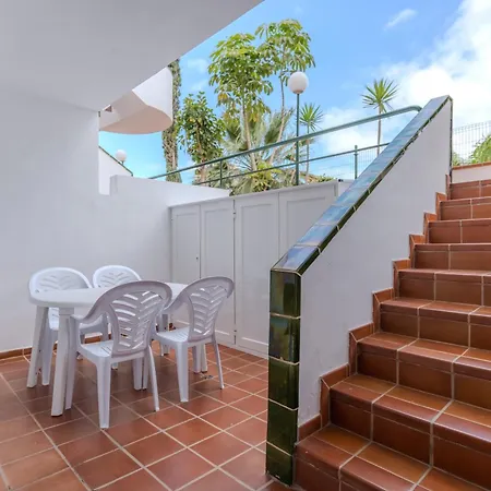 Victoria Court 2 Pool Daire